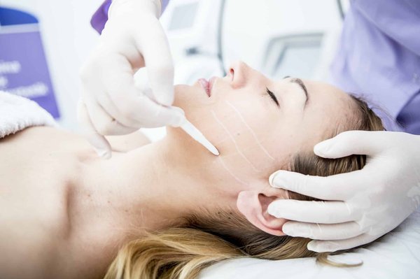 Trouver le meilleur chirurgien esthétique à Paris : guide complet